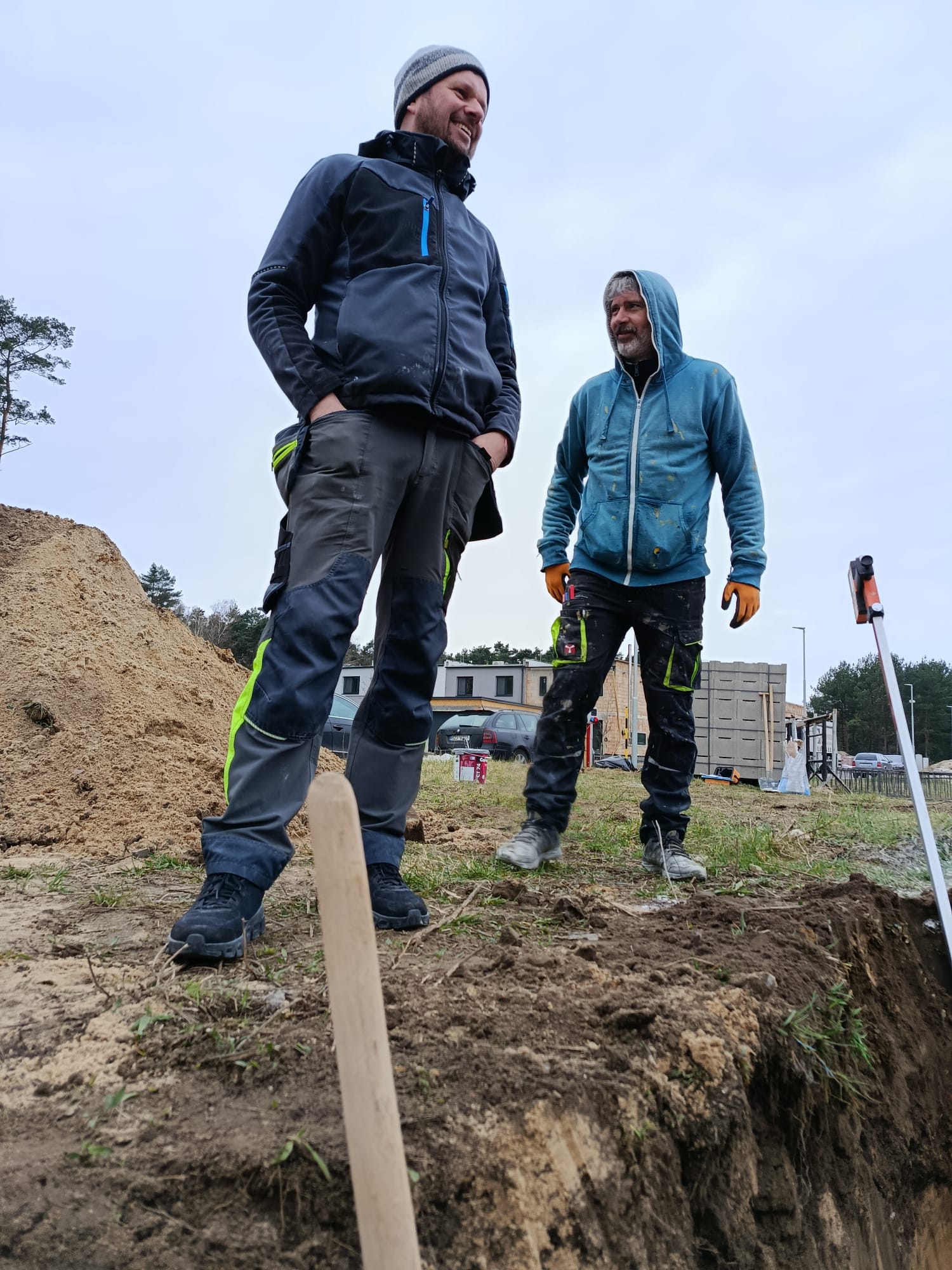 Pracovníci firmy Chvátal Stavby na stavbě — jižní Morava